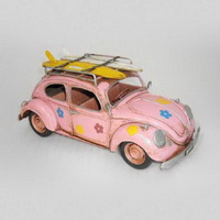 Декоративная модель ретро-автомобиля "VW BEETLE" 1969, розовый Декоративная модель ретро-автомобиля "VW BEETLE" 1969, розовый